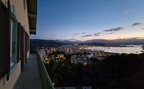 VILLA BELVEDERE D'AJACCIO, VILLA ENTIERE VUE MER POUR 2 à 10 VOYAGEURS